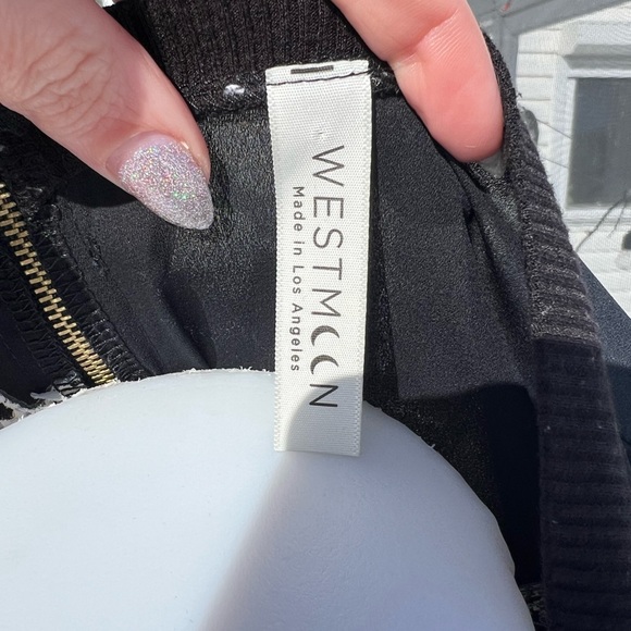 West Moon Blouse with Back Zipper Detail - Picture 3 of 3